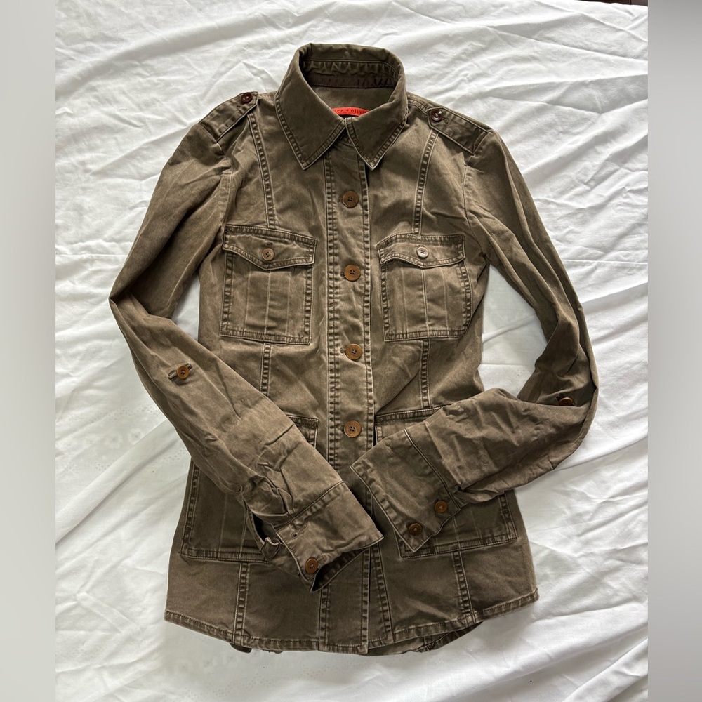 Alice & Olivia size S olive green super soft button up, chest 29”
